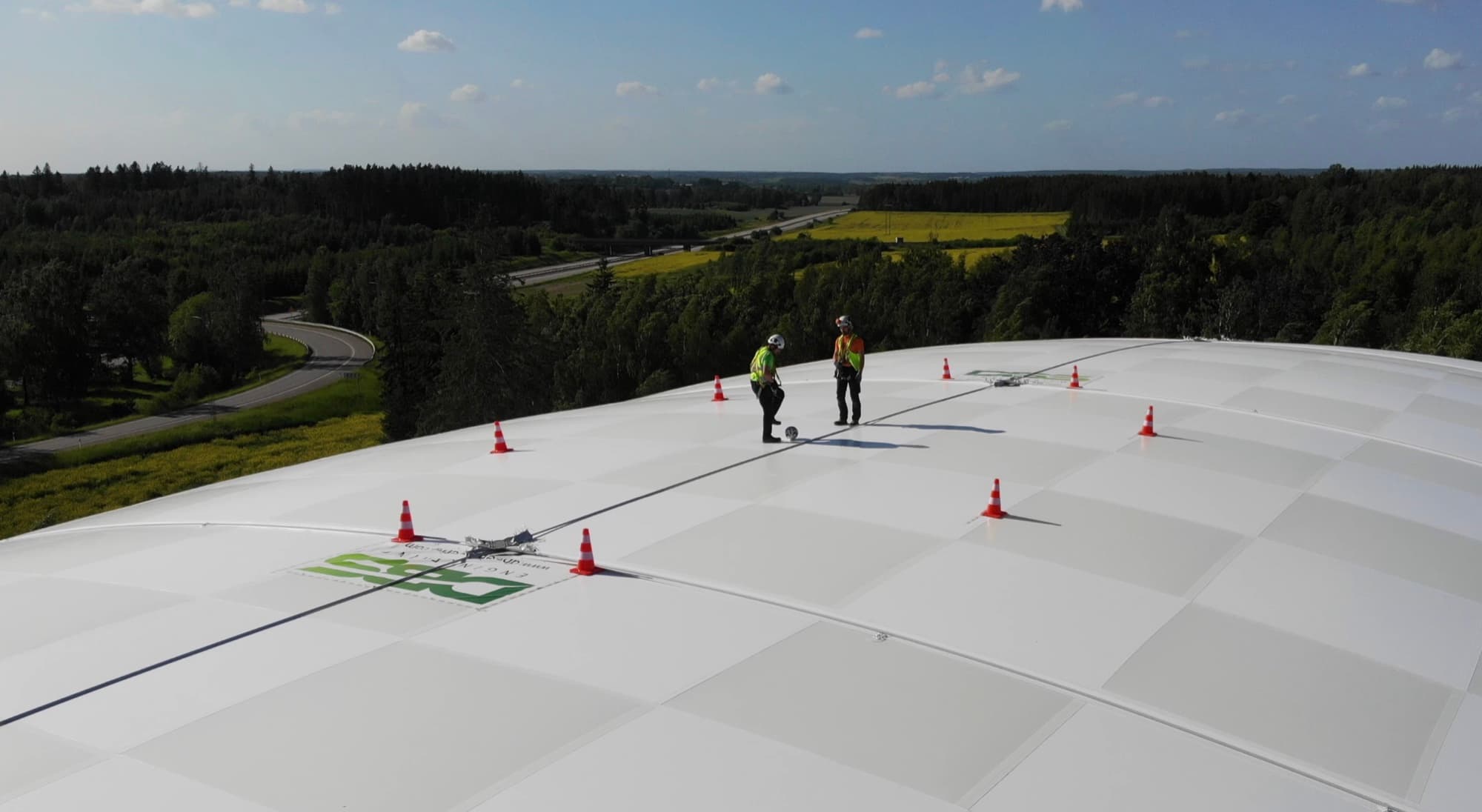 Fußballhalle — Schachbrett-Sky-Window – Sportverein, Schweden 2023 (3 / 3)